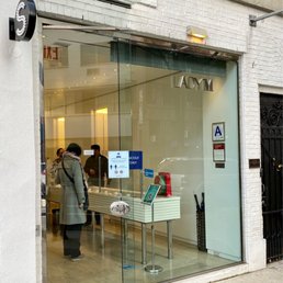 Lady M Storefront and Entrance