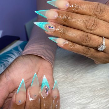 Gemisetz - Custom fill in - Nail Technicians Near Me Gemisetz - Custom fill in - Nail Technicians Near Me
