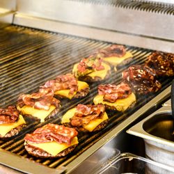 Døgnvill Burger - Grill time