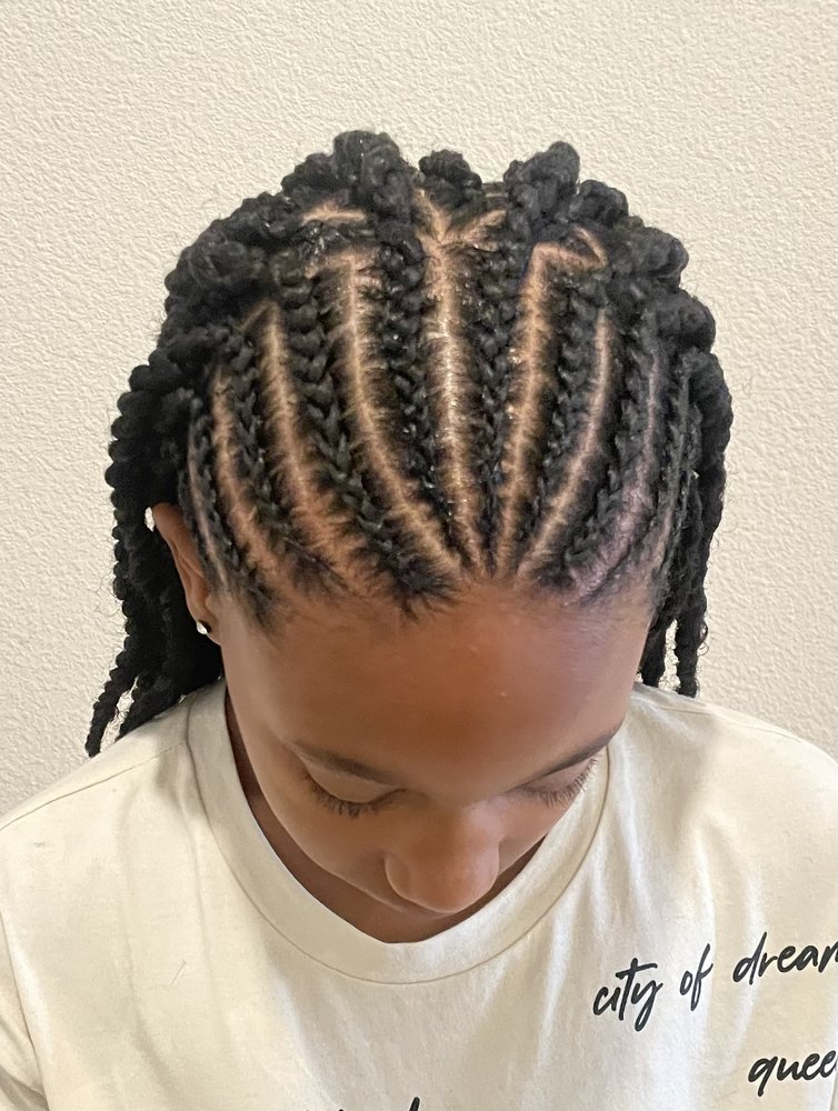 Me 2 Kids Salon Logo