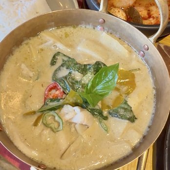 Pii Nong - Green curry with chicken - Thai Near Me - Toronto, Ontario