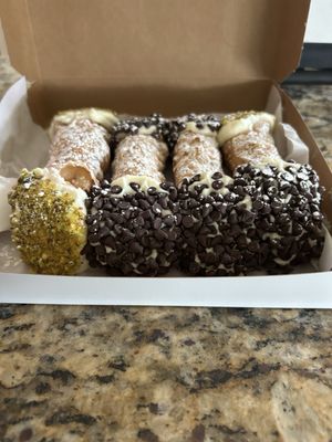 Kelly Cannoli by null