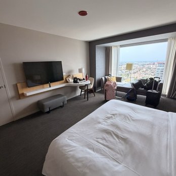 Marriott Marquis Chicago - Hotels Near Me - Chicago, Illinois