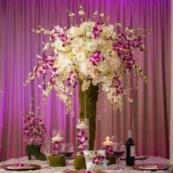 Marylu's Flowers & Gifts - Wedding Centerpiece