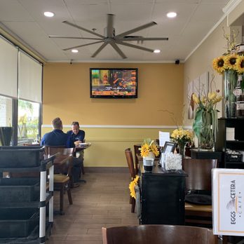 Eggs-Cetera Cafe - Dining Room - American Near Me - Lake Worth, Florida