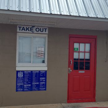 Frostproof BBQ Company - Outdoor order pickup area. - Barbeque Near Me - Frostproof, Florida