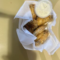 Frozen Rooster - Garlic Parmesan wings This was a wet sauce that complimented the chicken.
