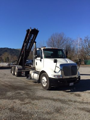 Save on your next junk removal and dumpster rental in San Jose - Have some junk or debris to get rid of? Bay Area Debris Box can help! We’re a local, family-owned company serving San Jose/Silicon Valley, Fremont, Pleasanton, Mountain View, Sunnyvale, Santa Clara, Milpitas, Newark, Union city, Hayward, San Leandro, Castro Valley, Burlingame, and surrounding cities. View our full service area here. Our experienced team of waste removal specialists will help make the junk and debris disappear. We specialize in debris box rentals, and we also offer garbage services for residents and businesses in San Jose and surrounding communities. Save on your next junk removal and dumpster rental in San Jose - Have some junk or debris to get rid of? Bay Area Debris Box can help! We’re a local, family-owned company serving San Jose/Silicon Valley, Fremont, Pleasanton, Mountain View, Sunnyvale, Santa Clara, Milpitas, Newark, Union city, Hayward, San Leandro, Castro Valley, Burlingame, and surrounding cities. View our full service area here. Our experienced team of waste removal specialists will help make the junk and debris disappear. We specialize in debris box rentals, and we also offer garbage services for residents and businesses in San Jose and surrounding communities.