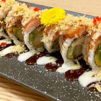 Tom Sushi - snow roll - Sushi Bars Near Me - Vancouver, British Columbia