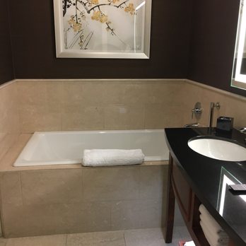 JW Marriott Chicago - Large soaking tub - Hotels Near Me - Chicago, Illinois