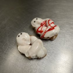Donut Factory - The Ghost Donuts have coming to town. Happy Halloween, everyone.