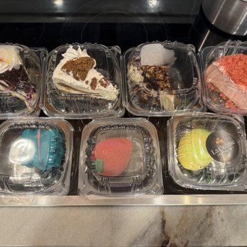 La Creme Cheesecakes - Top: Lemonblueberry, oatmeal cremepie, turtle and strawberrycrunch cheesecake. Bottom: cotton candy, strawberry and my favorite Lemon! - Desserts Near Me - Gatlinburg, Tennessee La Creme Cheesecakes - Top: Lemonblueberry, oatmeal cremepie, turtle and strawberrycrunch cheesecake. Bottom: cotton candy, strawberry and my favorite Lemon! - Desserts Near Me - Gatlinburg, Tennessee