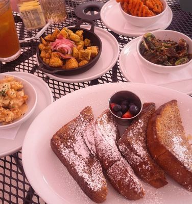 High Noon Brunchery by null