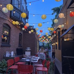 Brighton Bodega - Outside patio