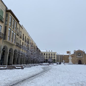 Ávila - Landmarks & Historical Buildings Near Me