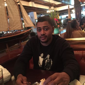 Pappadeaux Seafood Kitchen - Corey always talking about money - Cajun/Creole Near Me - Springdale, Ohio