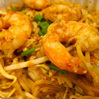 Thida's Thai Restaurant - shrimp and noodles - Thai Near Me - Winnipeg, Manitoba