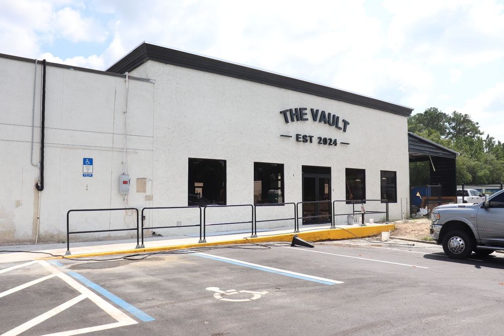 SCW Liquors Image