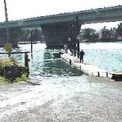 Siletz Kayak Tours & Rental - Docks for Boat Launchs