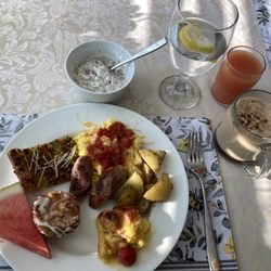 Leonard At Logan House, Bed & Breakfast - The best breakfast! Every day was different