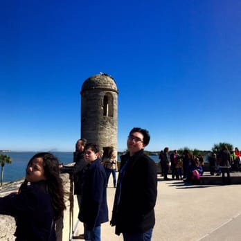 Castillo de San Marcos - Blue sky surround sound - Landmarks & Historical Buildings Near Me - Saint Augustine, Florida Castillo de San Marcos - Blue sky surround sound - Landmarks & Historical Buildings Near Me - Saint Augustine, Florida