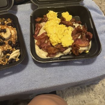 The Egg Connection - Biscuits, gravy, bacon eggs - Breakfast & Brunch Near Me - Tucson, Arizona