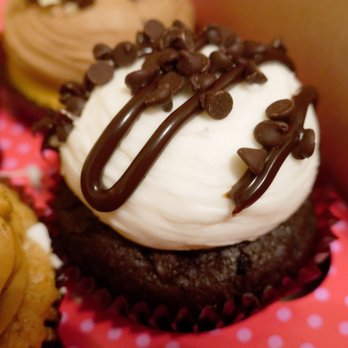 Smallcakes - Cupcakes Near Me - South Barrington, Illinois