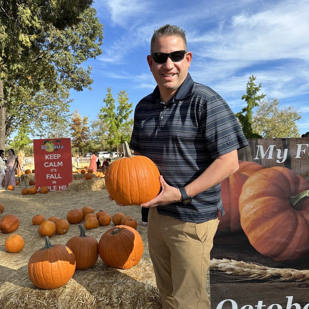 Boa Vista Orchards - Found my pumpkin - Fruits & Veggies Near Me - Placerville, California