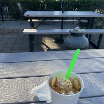 Aloha Yogurt - Outdoor patio dining - Ice Cream & Frozen Yogurt Near Me - Tempe, Arizona