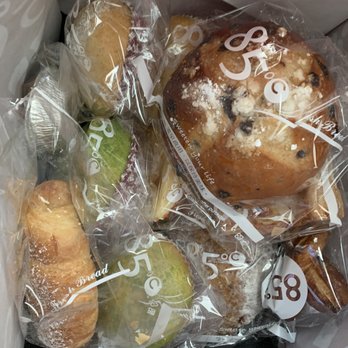 85°C Bakery Cafe-Ala Moana - Bakeries Near Me - Honolulu, Hawaii 85°C Bakery Cafe-Ala Moana - Bakeries Near Me - Honolulu, Hawaii