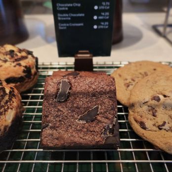 Starbucks - Coffee & Tea Near Me - Fairfield, California