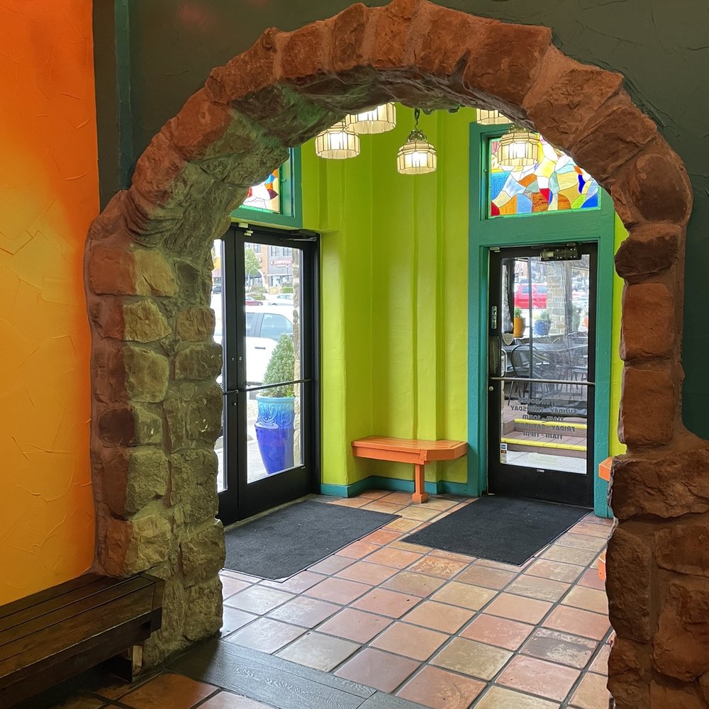 El Arroyo - the entrance to a mexican restaurant - Mexican Near Me - Arlington, Texas