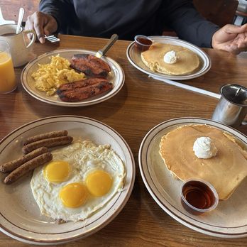Pelton Cafe - Our Breakfast #3 with extra side hot links - Breakfast & Brunch Near Me - San Leandro, California