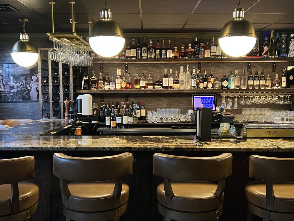 LA PIAZZA LOUNGE - Updated February 2026 - 32 Photos & 14 Reviews - 24 ...