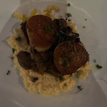 Mignonette - Scallops - New American Near Me - Miami, Florida