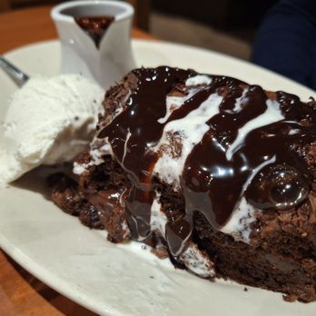 Black Angus Steakhouse - Fudge cake - Steakhouses Near Me - Vancouver, Washington Black Angus Steakhouse - Fudge cake - Steakhouses Near Me - Vancouver, Washington