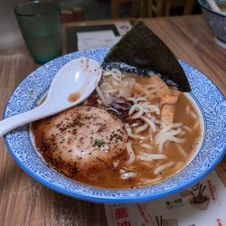 大門拉麵 - black garlic oil ramen $72 ($9.23 USD)