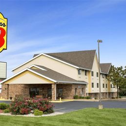 Exterior photo of Super 8 by Wyndham Alton - Alton, Illinois Exterior photo of Super 8 by Wyndham Alton - Alton, Illinois