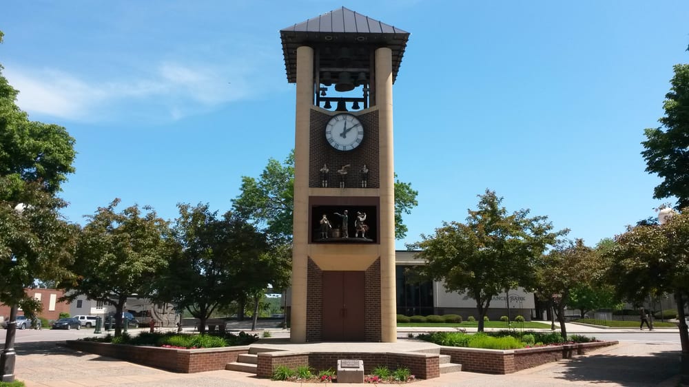 GLOCKENSPIEL CLOCK Updated August 2024 327 N Minnesota St, New Ulm, Minnesota Landmarks