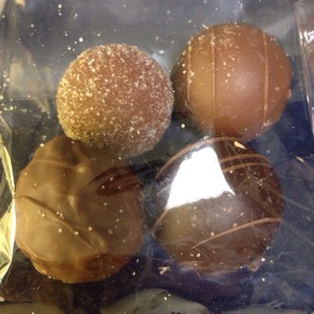 Stubbe Chocolates & Pastry - 4 Assorted truffles & a large Florentine - Desserts Near Me - Toronto, Ontario Stubbe Chocolates & Pastry - 4 Assorted truffles & a large Florentine - Desserts Near Me - Toronto, Ontario