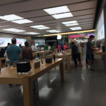 Apple Store - Marlborough Apple Store -- Solomon Pond Mall: 601 Donald Lynch Boulevard, Marlborough                         Interior - Computers Near Me - Marlborough, Massachusetts