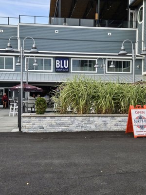 BLU Crabhouse & Raw Bar by null
