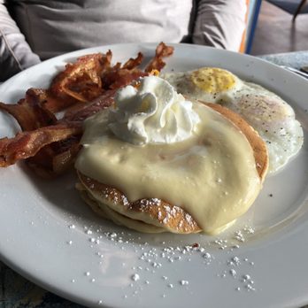 Moke's Bread & Breakfast - Two egg breakfast - Breakfast & Brunch Near Me - Kailua, Hawaii
