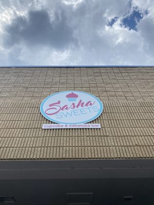 Sasha Sweet's by null