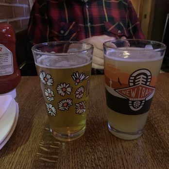 Finn Mccools Ale House - IPA new trails on the right, Daisy cutter(?) on the left. - Pubs Near Me - Philadelphia, Pennsylvania