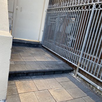Living Stone Paver Services - New steps next to our front entrance. Elegant use of the bullnose borders. Love it! - Landscaping Near Me Living Stone Paver Services - New steps next to our front entrance. Elegant use of the bullnose borders. Love it! - Landscaping Near Me