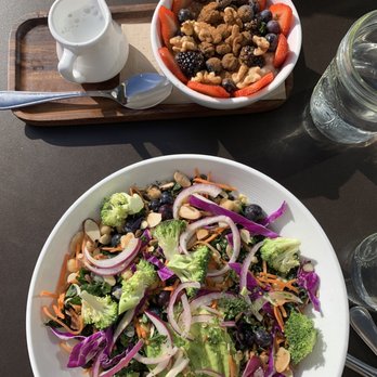 Caffe Central - Detox salad and oatmeal - Coffee & Tea Near Me - Burlingame, California