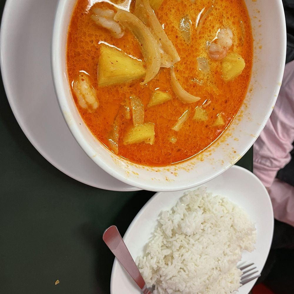 Pineapple Curry with Shrimp Pineapple Curry with Shrimp