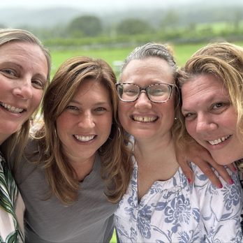 Gouveia Vineyards - Selfie with the girls - Wineries Near Me - Wallingford, Connecticut Gouveia Vineyards - Selfie with the girls - Wineries Near Me - Wallingford, Connecticut