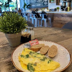Crema Gourmet - Greek Omelette